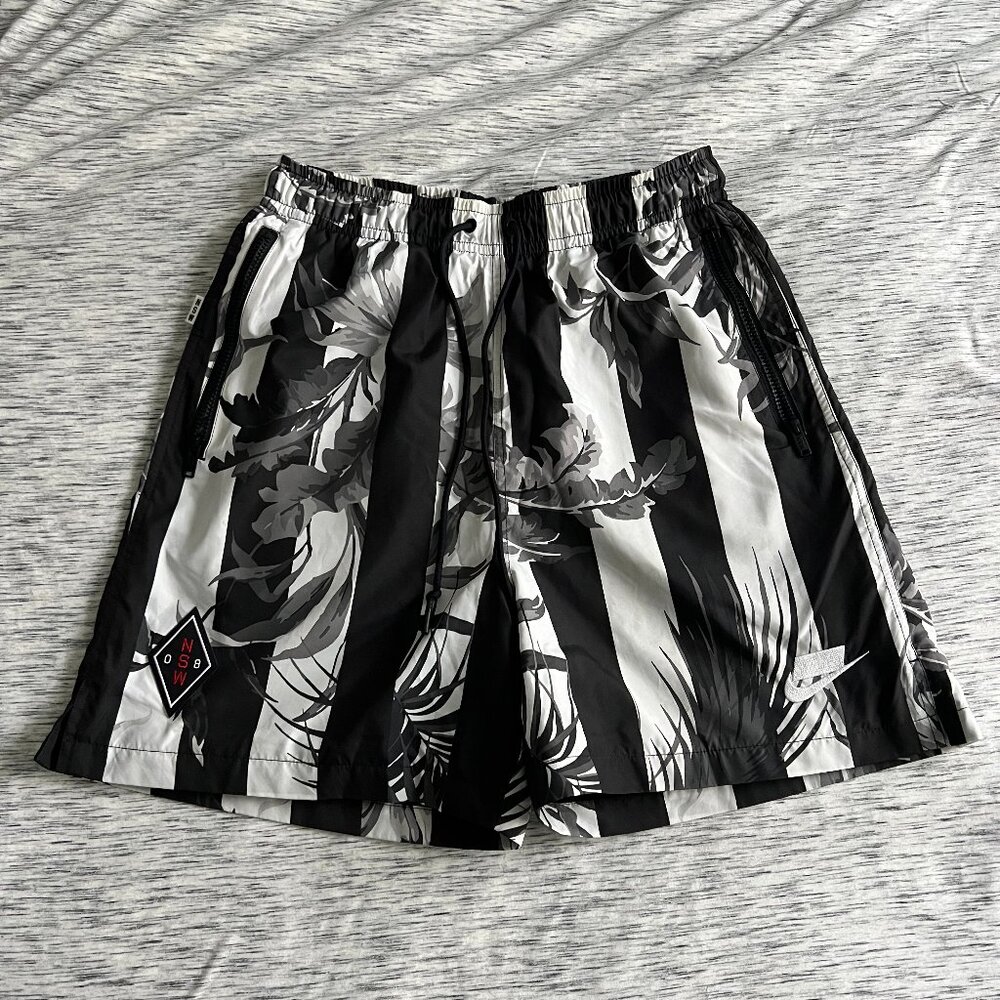 Nike Sportswear NSW Floral Stripe Shorts Men's Medium $70 MSRP